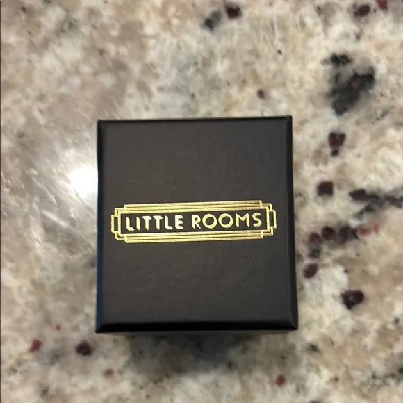 Little Rooms Gold Twin Snake Earrings - Picture 3 of 3